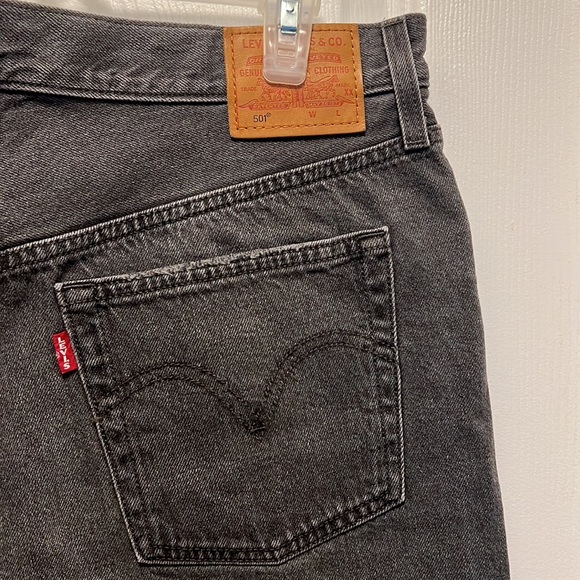 Levi’s 501 Jean Shorts - Picture 6 of 8